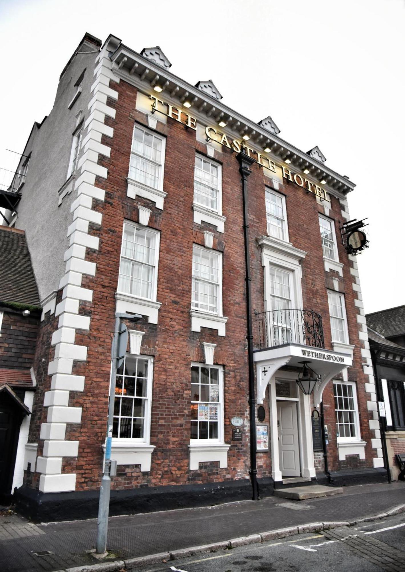 The Castle Hotel Wetherspoon Ruthin Exterior photo