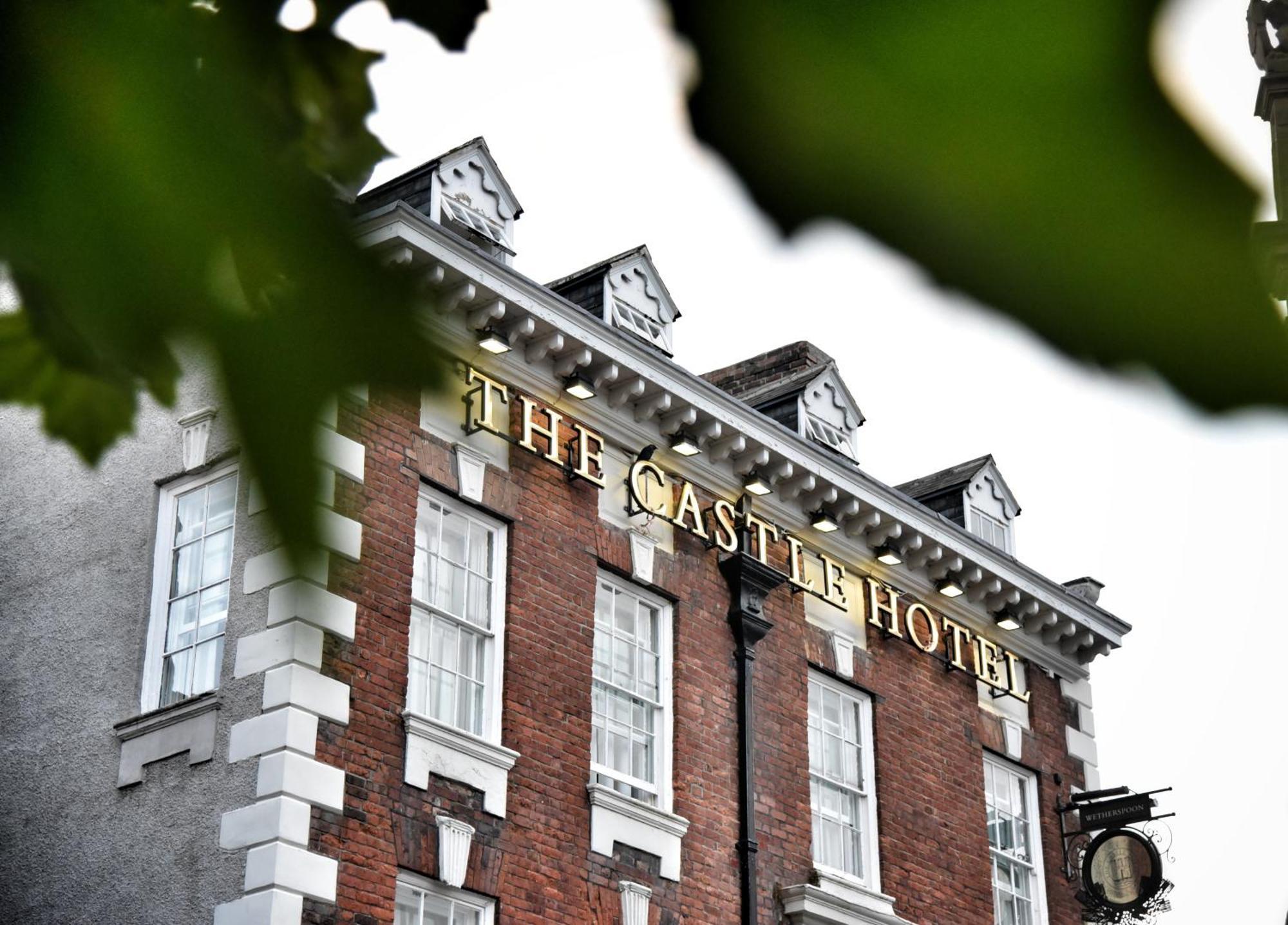 The Castle Hotel Wetherspoon Ruthin Exterior photo