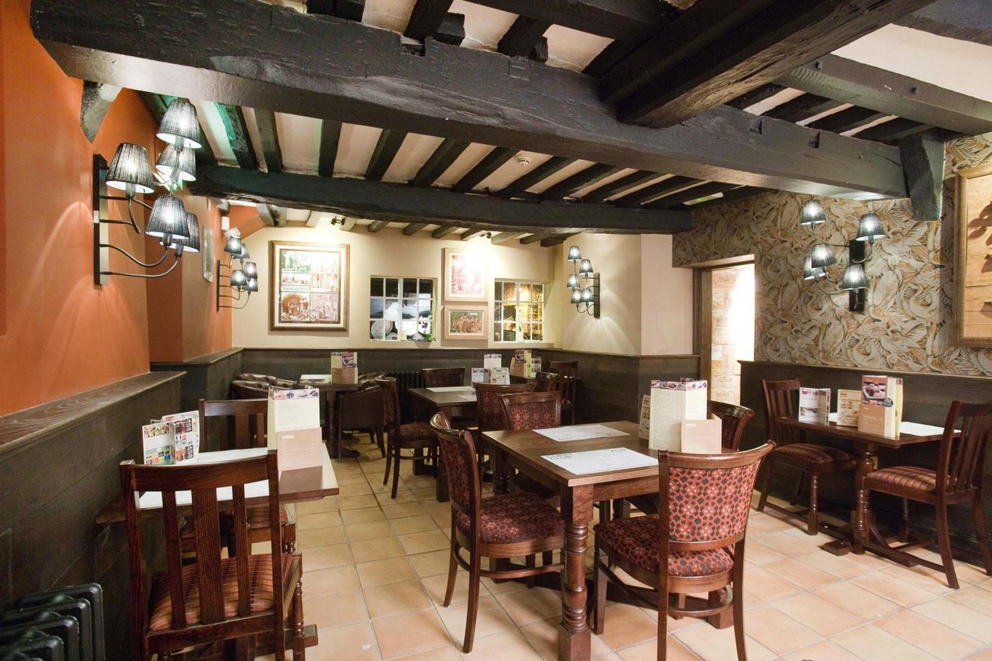 The Castle Hotel Wetherspoon Ruthin Exterior photo