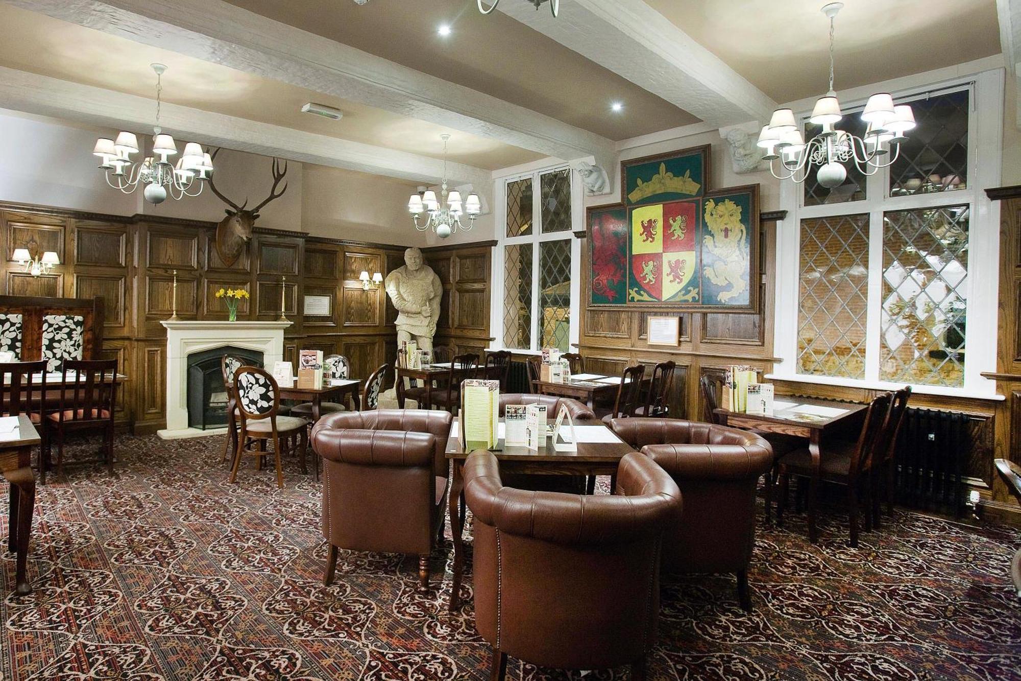 The Castle Hotel Wetherspoon Ruthin Exterior photo